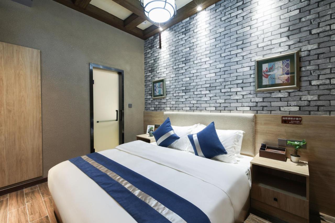 Zou Qu Ye Travel Hotel 충칭 외부 사진